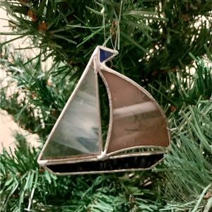 📌 Handmade Stained Glass Sail Boat Christmas Tree Ornament